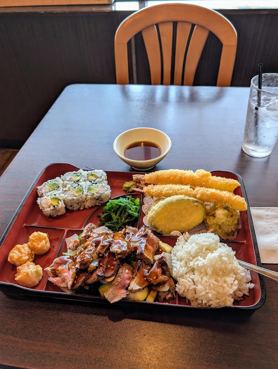 Mino Japanese Restaurant & Sushi Bar-9